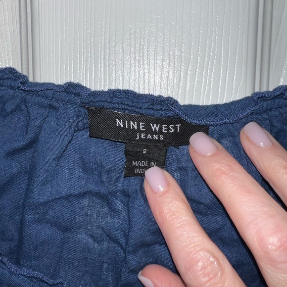 Nine West blouse. Size small. EUC - Picture 2 of 5